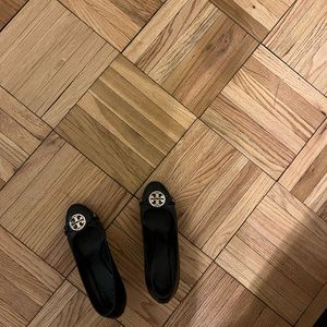 Tory Burch beautiful wedge shoe, size 7, comfortable, 4 inch heel